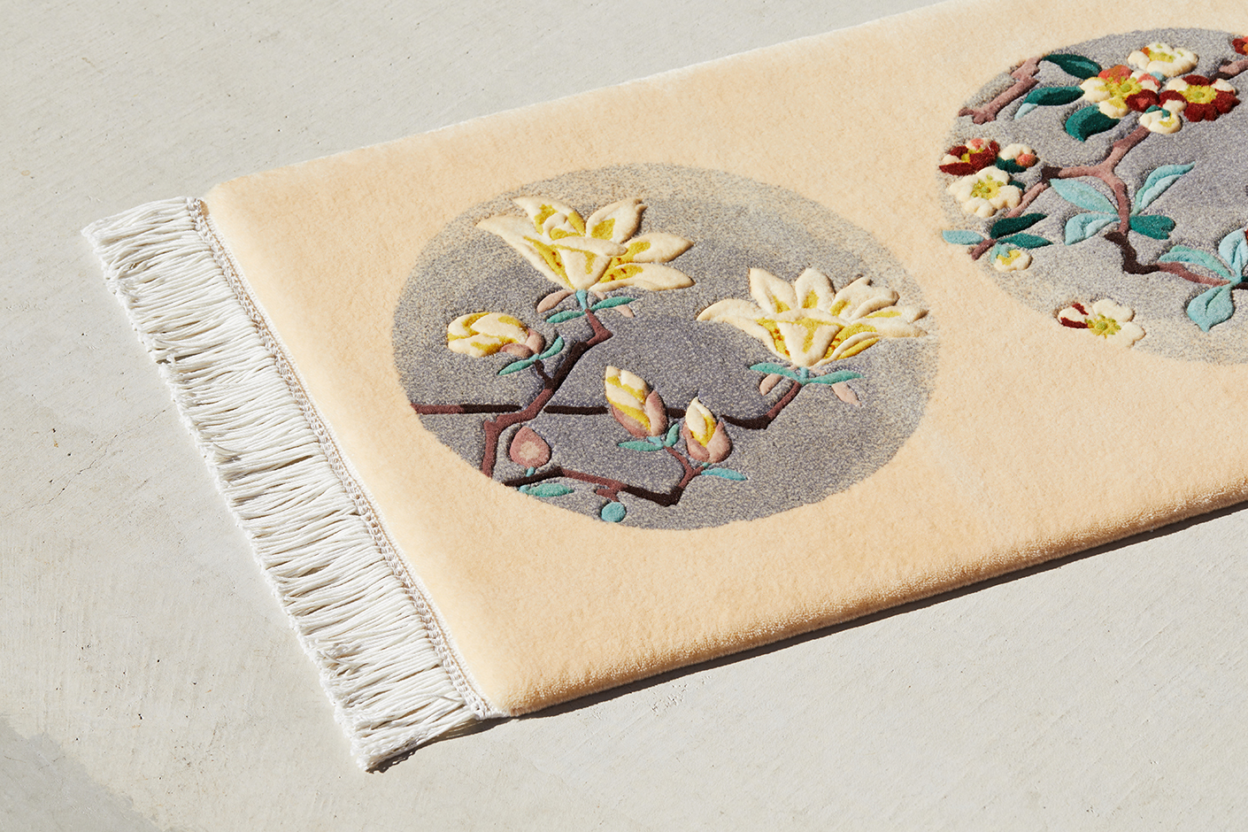 古いアフガニスタンSV伝統工芸「花のペンダントヘッド/経典入」① 古いアフガニスタンSV伝統工芸「花のペンダントヘッド/経典入」② 古い